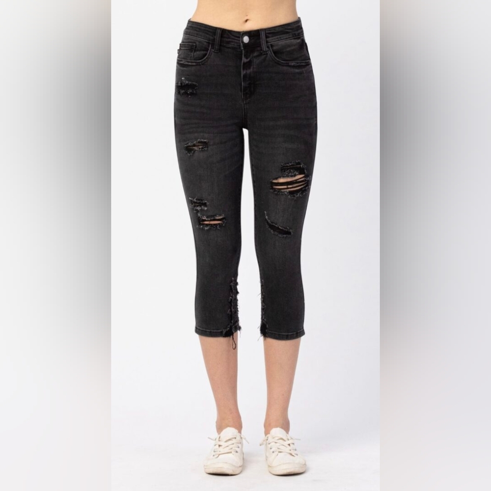 Judy Blue Remi High Waisted Distressed Skinny Fit Capri